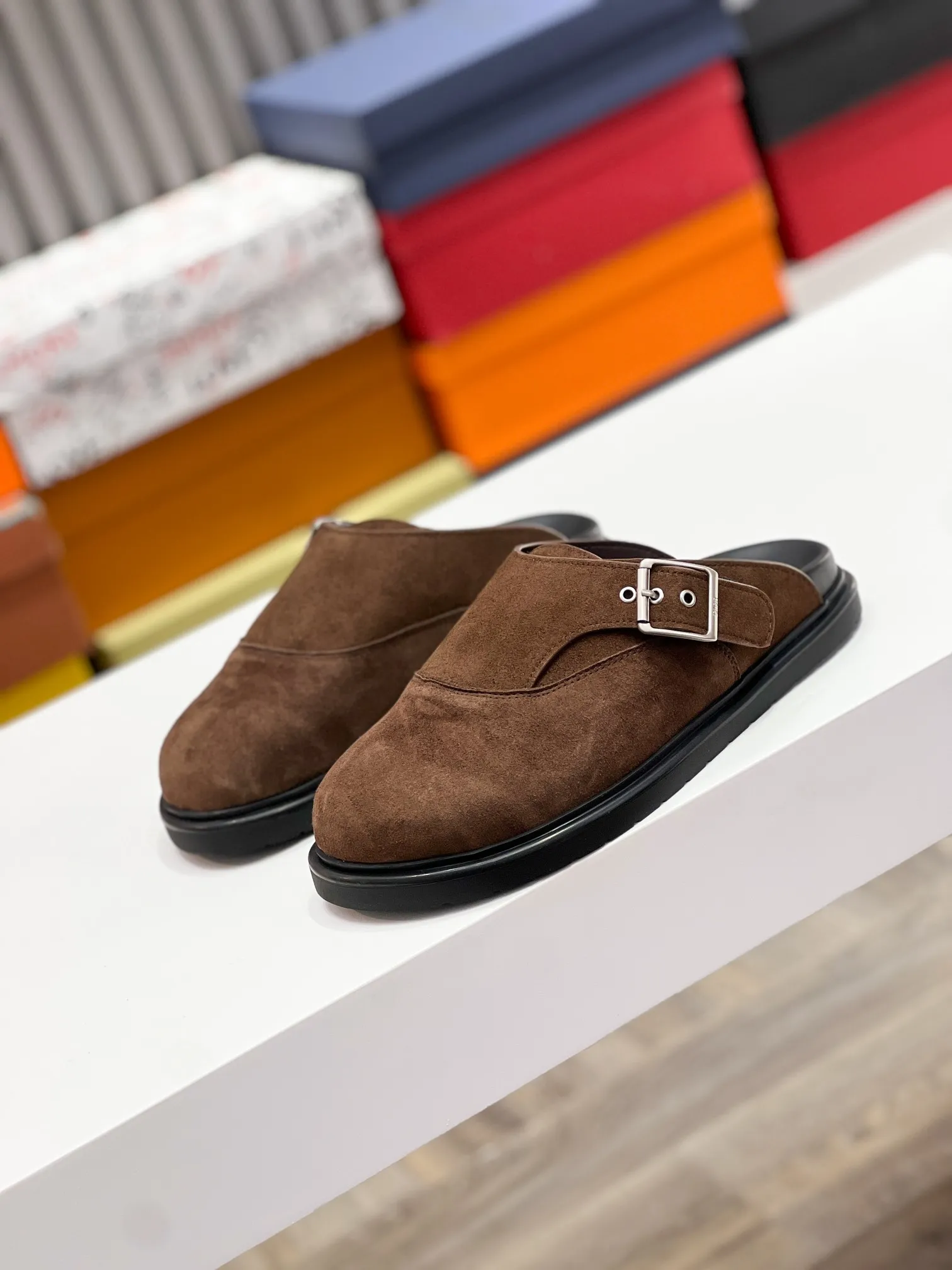 Men's Men's Shoes 💰360 [New Style] 🐝🐝2025ss Dior's latest men's slippers are a must-have. Dior Alias ​​Men's Genuine Leather Slippers This summer new Alias ​​sandal embodies a casual and elegant style. Carefully crafted from grained cow leather and Oblique printed fabric, with cowhide lining! Cross-strap design with metal-clad brass CD Diamond logo. The imported cowhide leather and rubber sole adds sophistication and comfort, while Oblique print-effect anti-slip panels add style. Code: 38-44 (45 can be customized